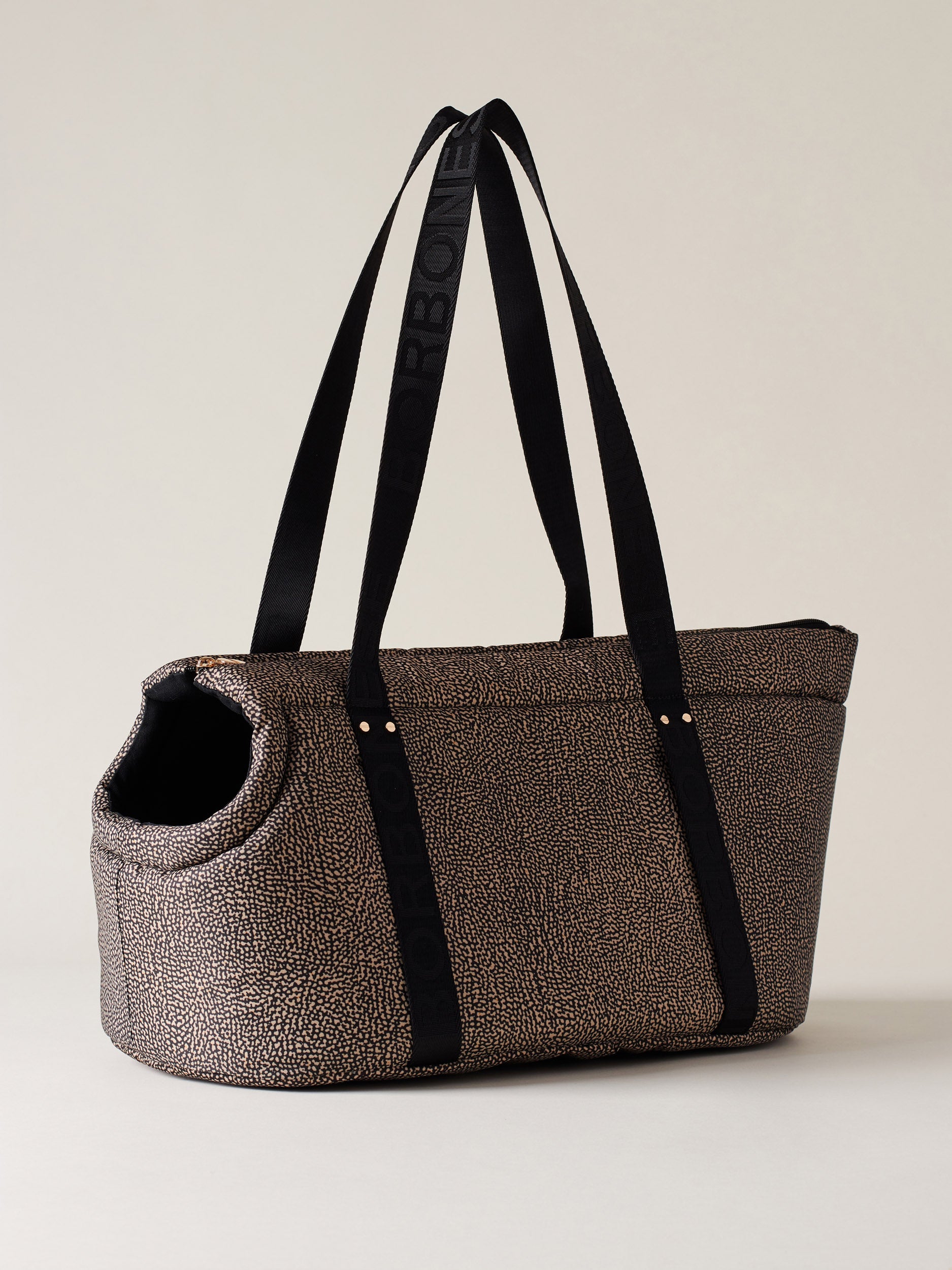 PET CARRIER MEDIUM