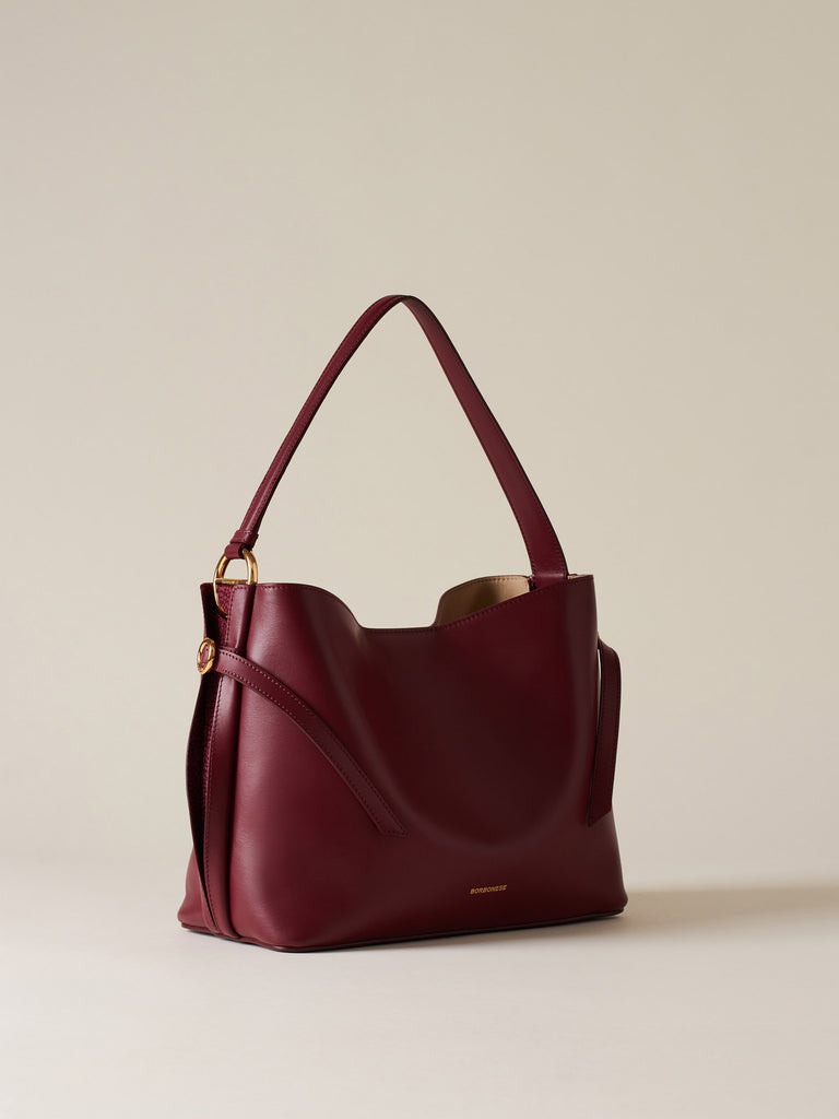 BRIDLE MEDIUM BUCKET BAG