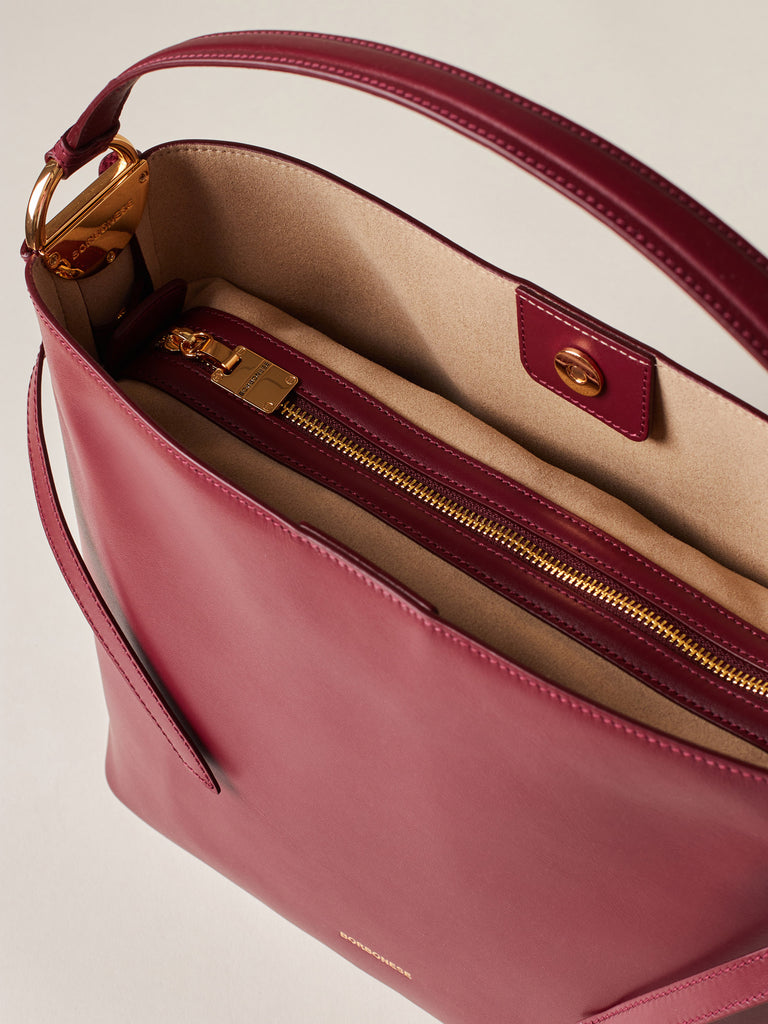 BRIDLE MEDIUM BUCKET BAG