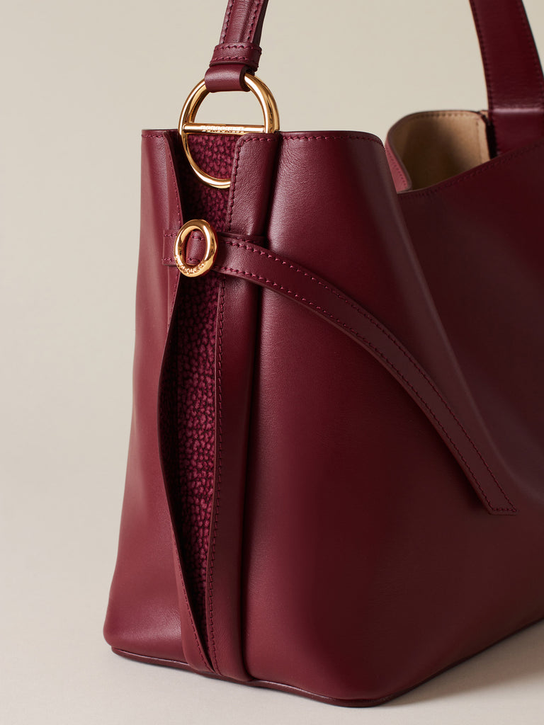 BRIDLE MEDIUM BUCKET BAG