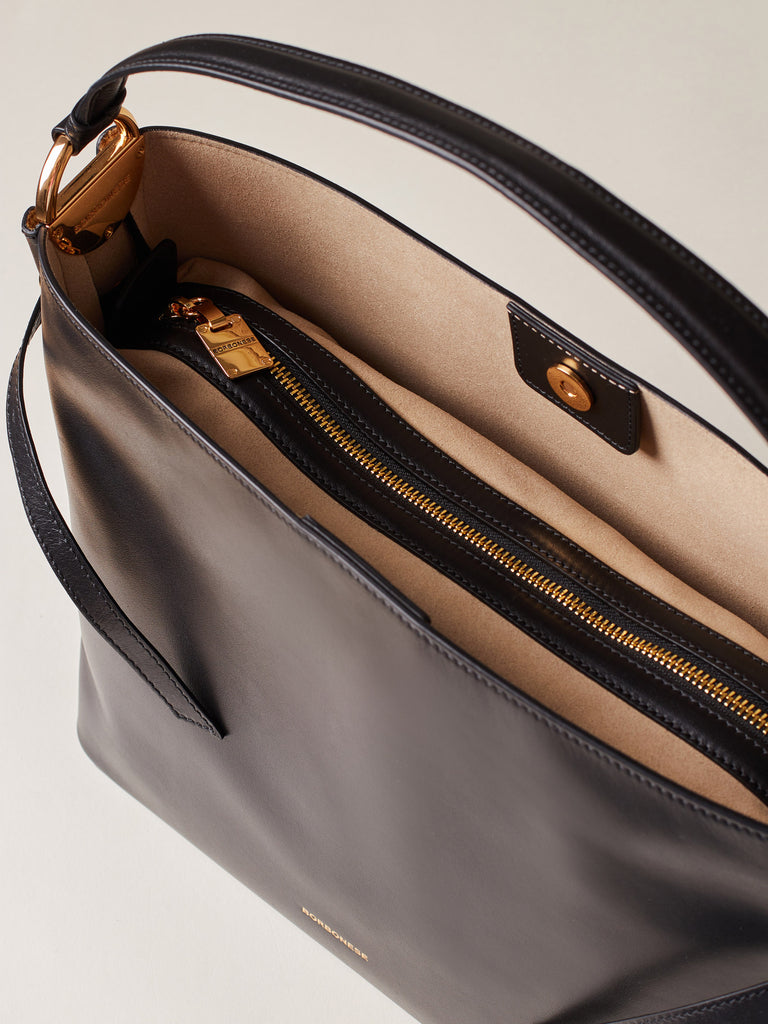 BRIDLE MEDIUM BUCKET BAG
