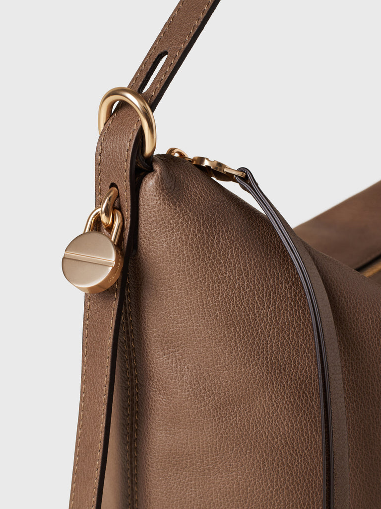 Leather shoulder bag - PRIVE BUCKET BAG MEDIUM - Borbonese