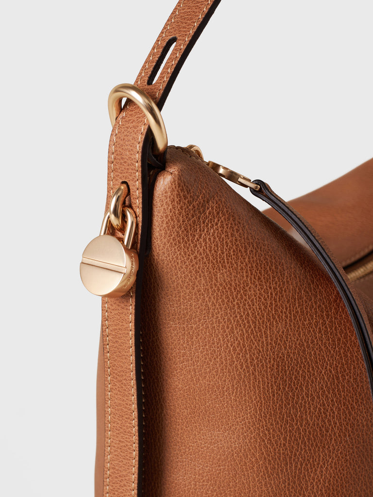 Leather shoulder bag - PRIVE BUCKET BAG MEDIUM - Borbonese
