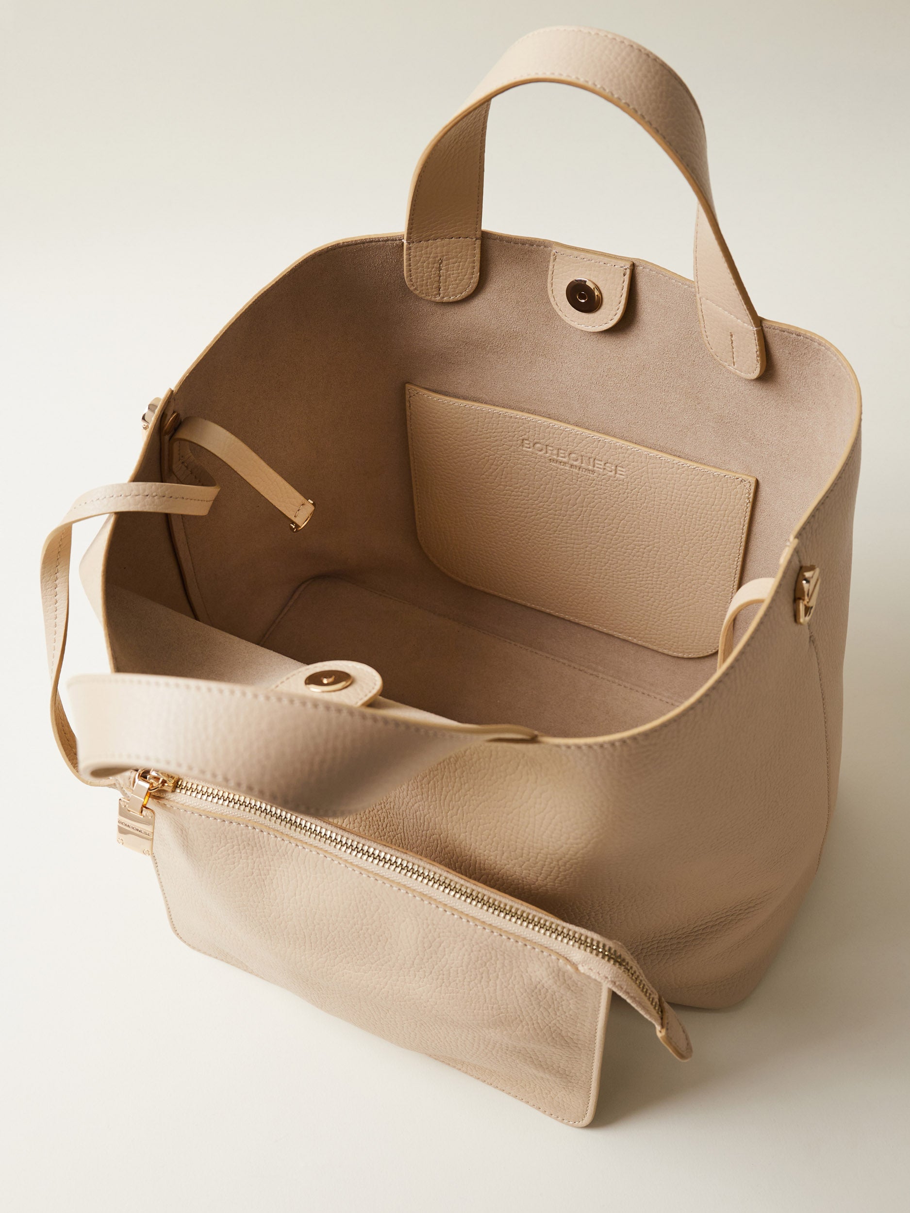 011 SHOPPER MEDIUM