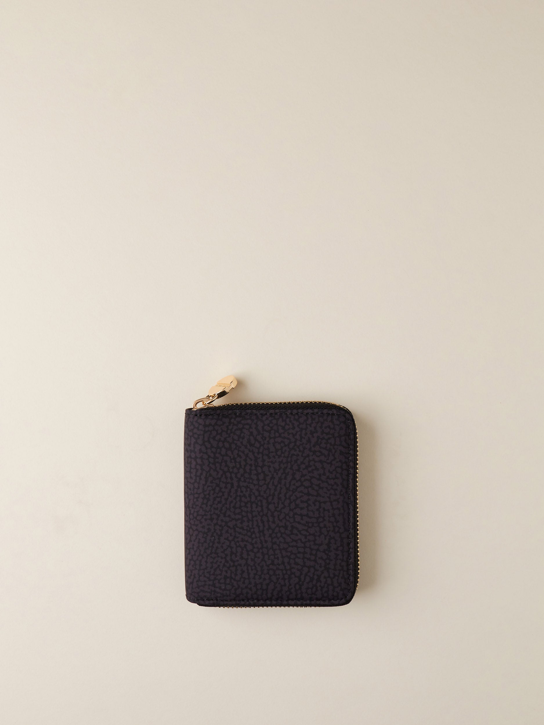 Zip around medium