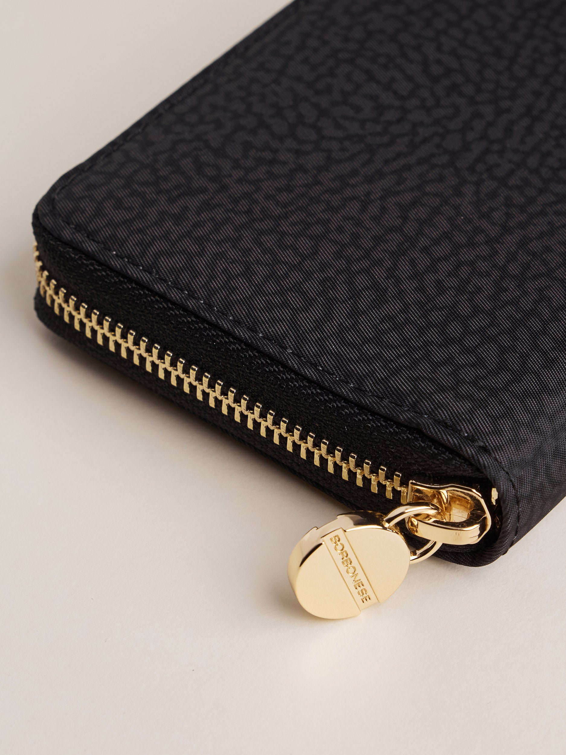 Zip around medium