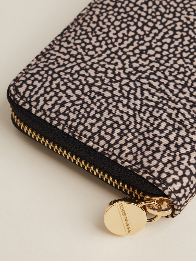 Zip around medium